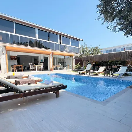 Cesmeli Boutique - Cesme, Izmir Ciftlikkoyu